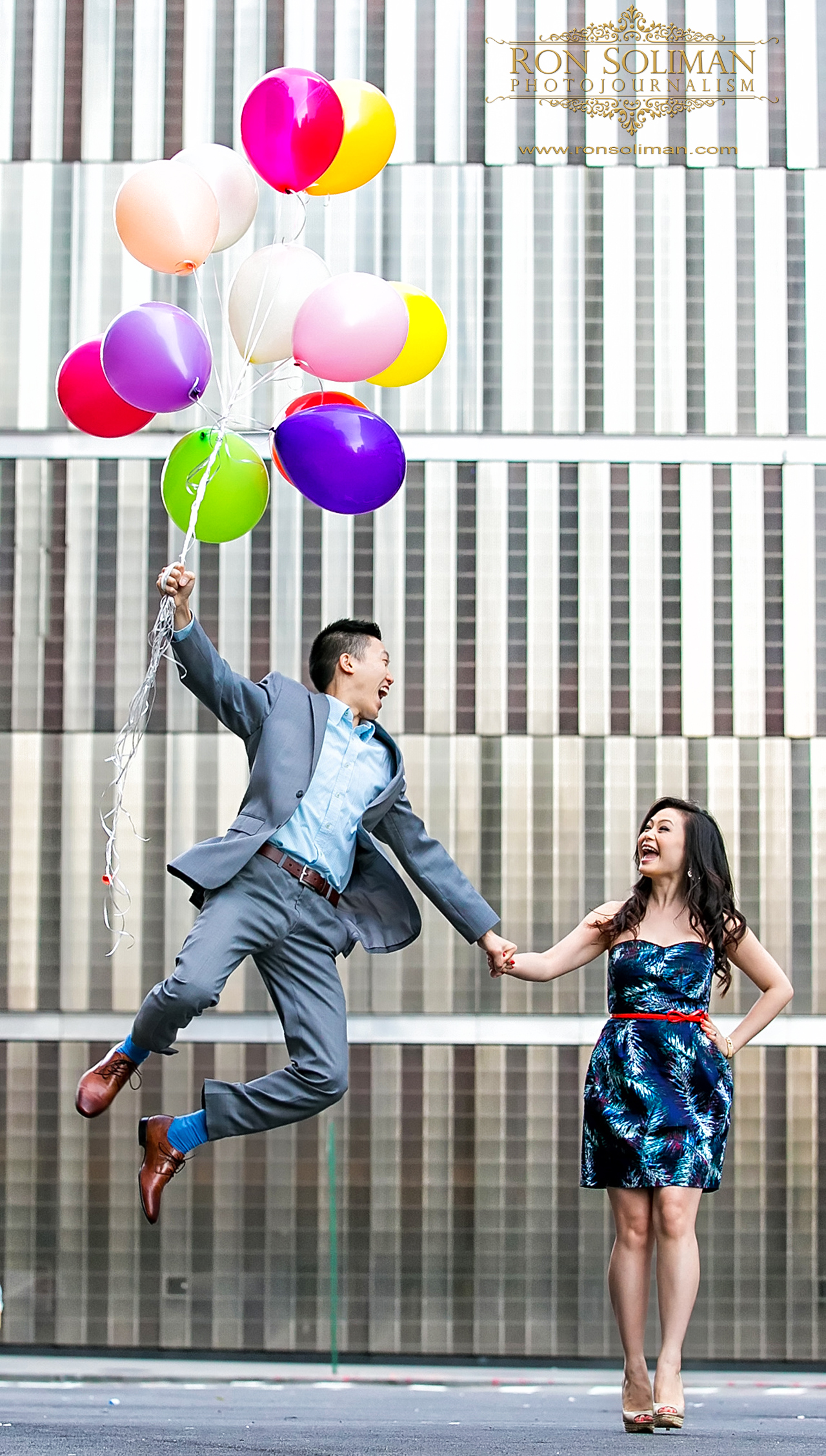 balloons for engagement photos