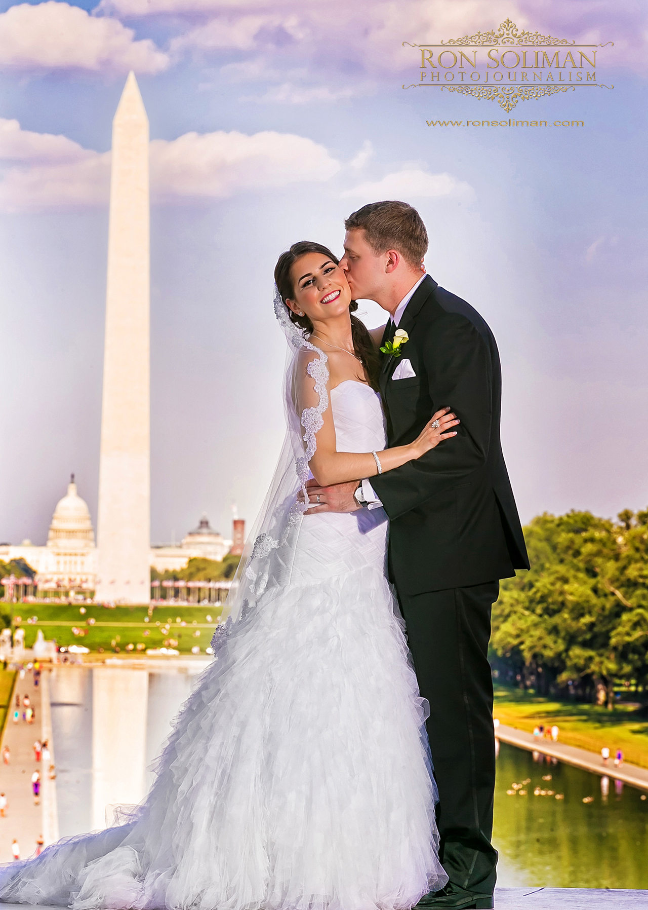 Bride and Groom photo at the Lincoln Memorial in Washington DC