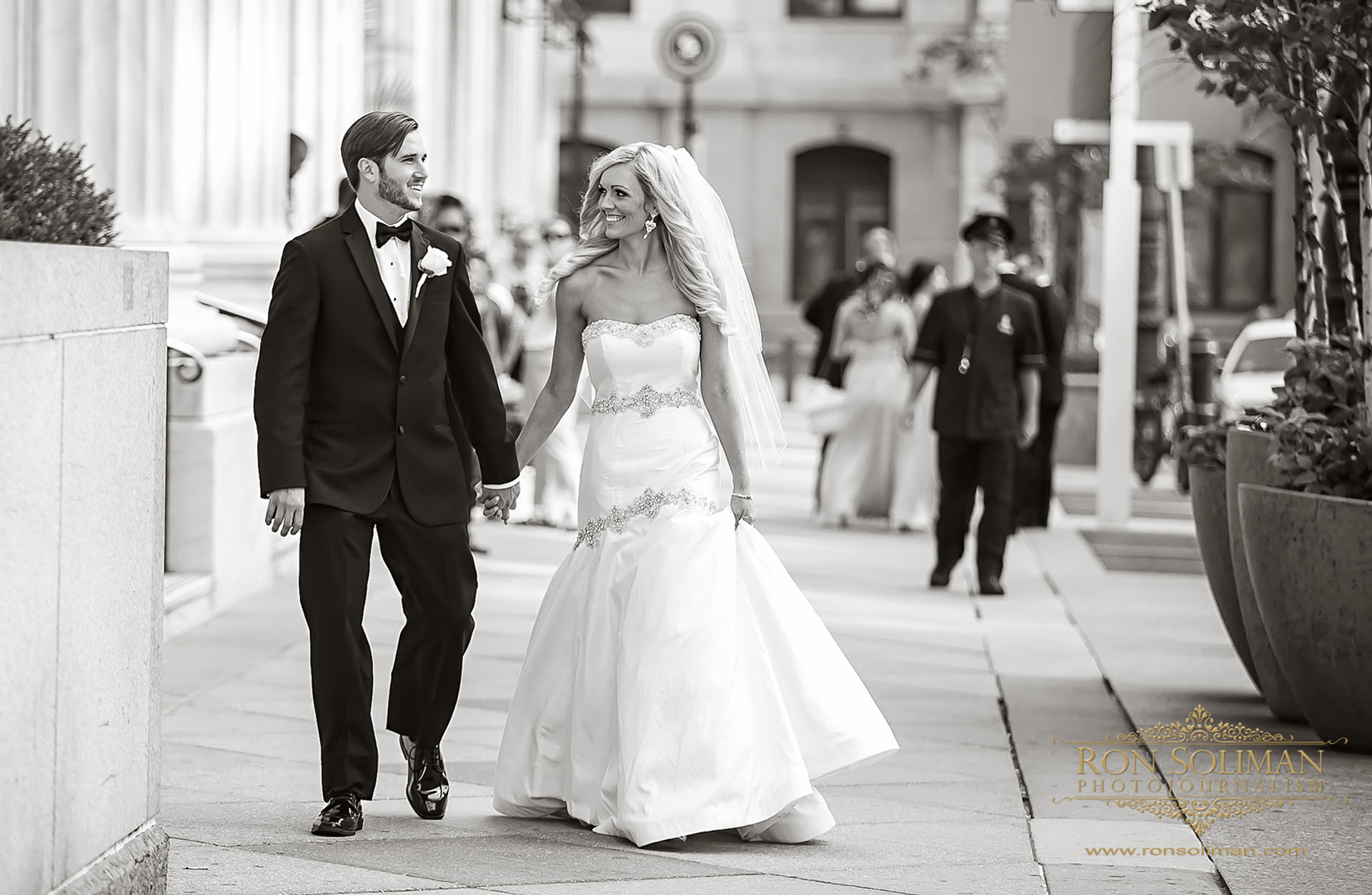 bride and groom at Philadelphia City Hall
