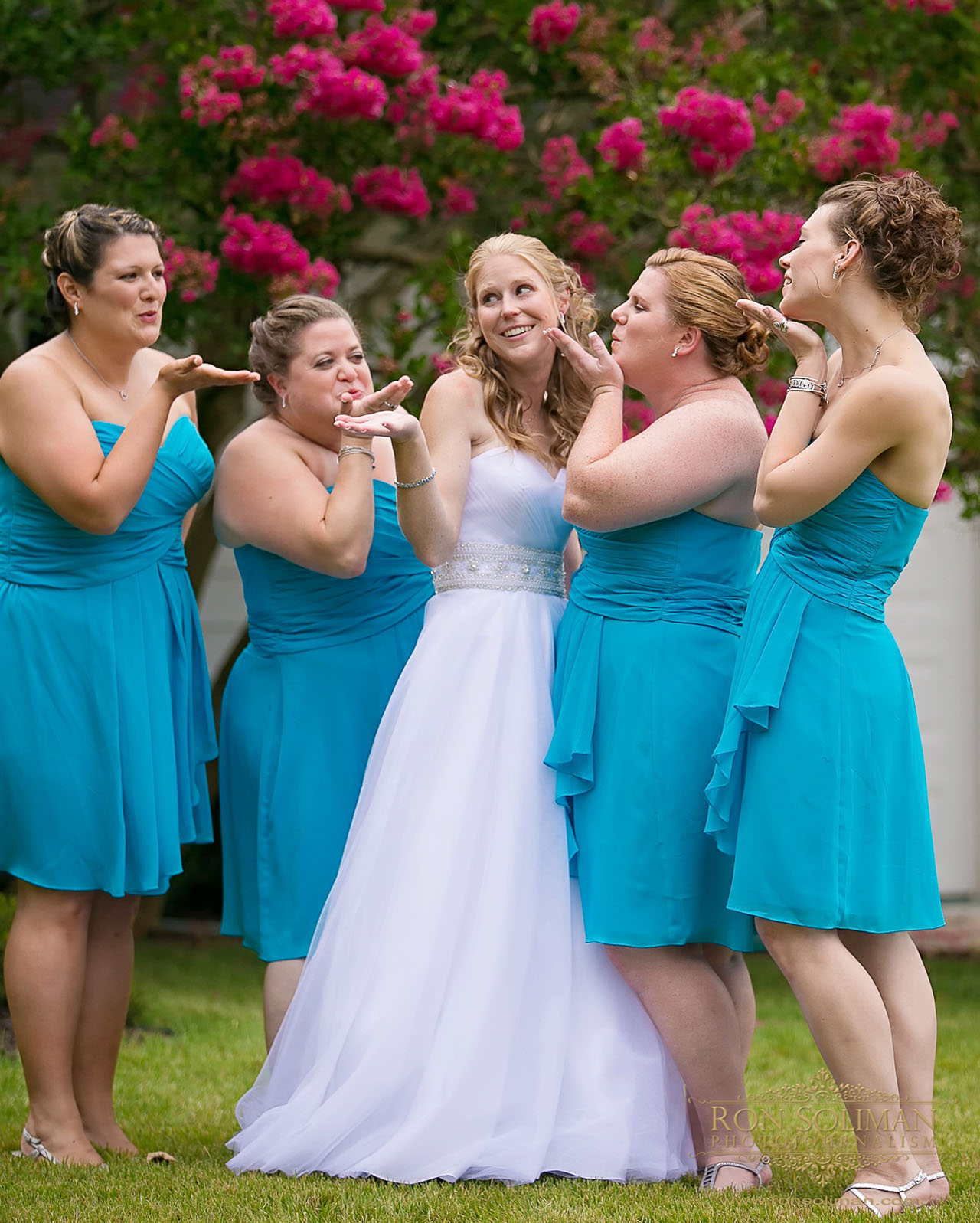 bridesmaids fun photos