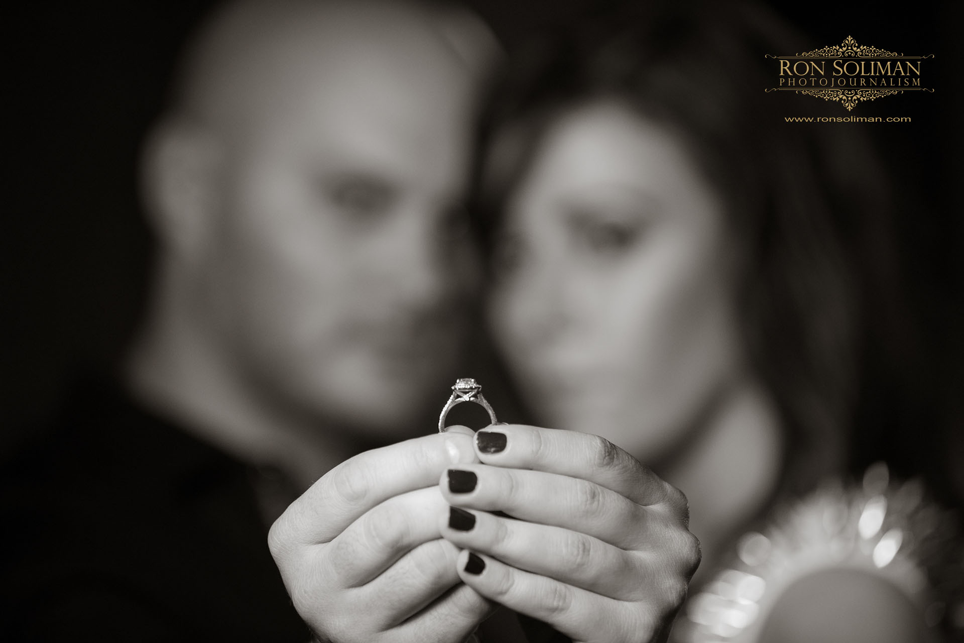 BROOKLYN BRIDGE ENGAGEMENT PHOTOS