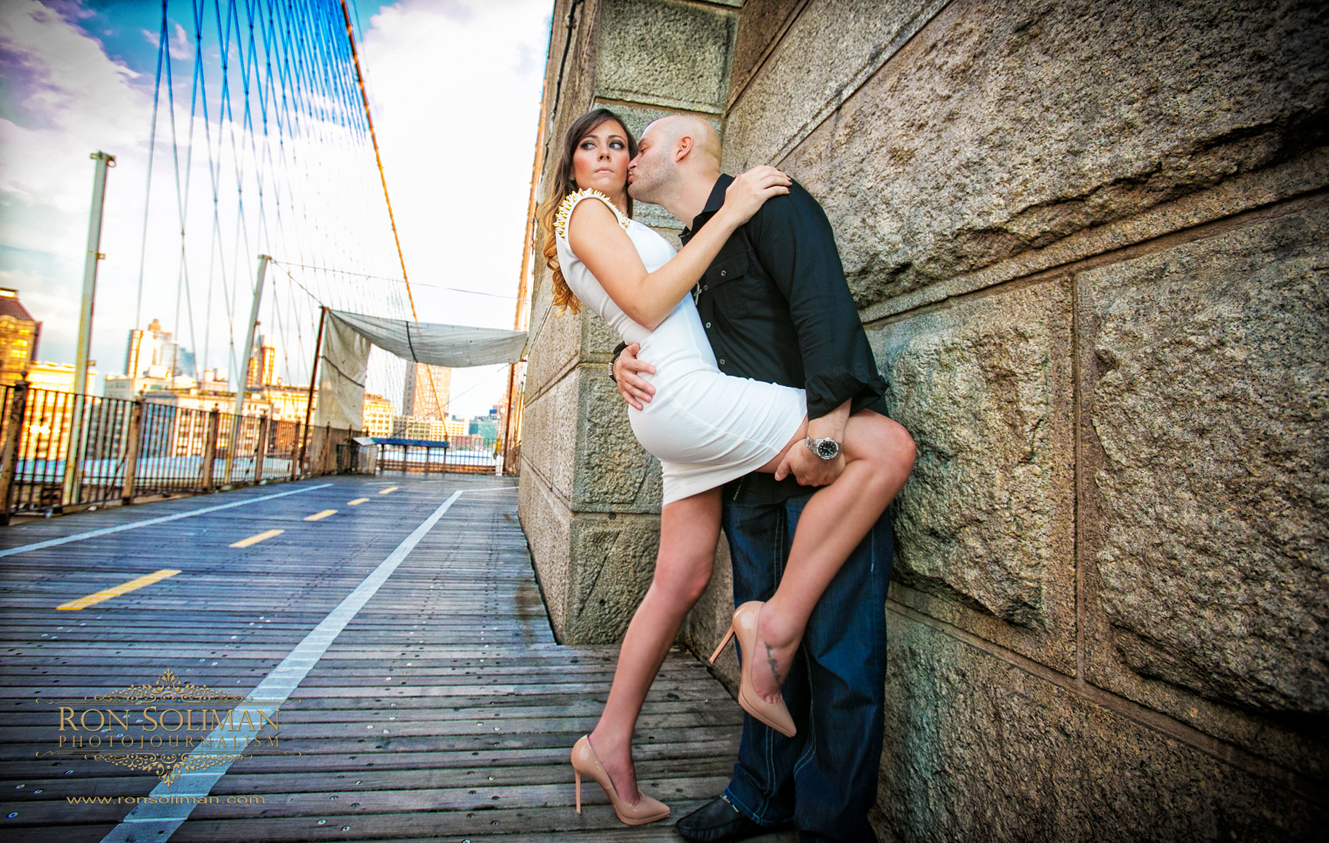 BROOKLYN BRIDGE ENGAGEMENT PHOTOS