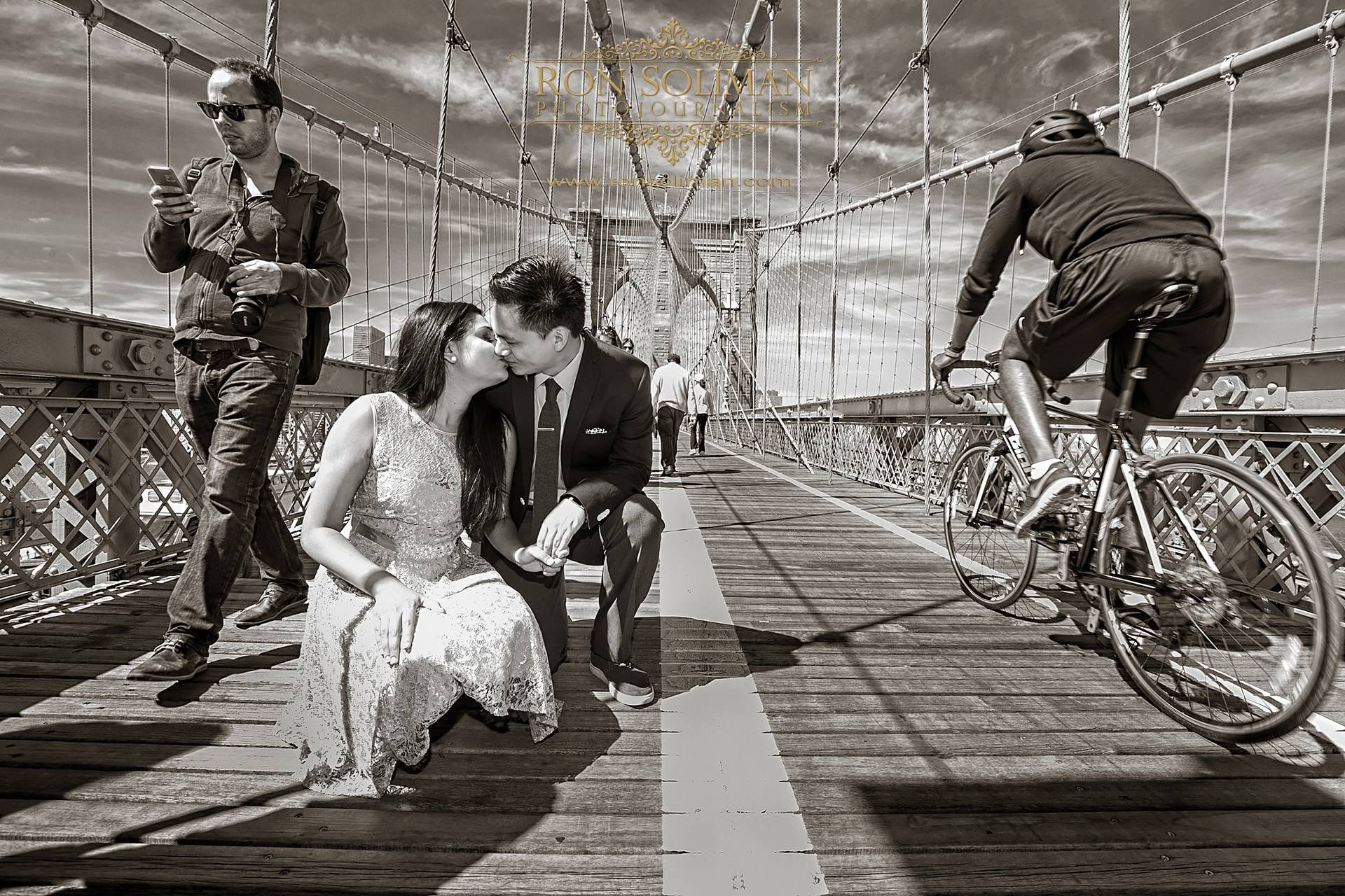 Brooklyn Bridge engagement photos