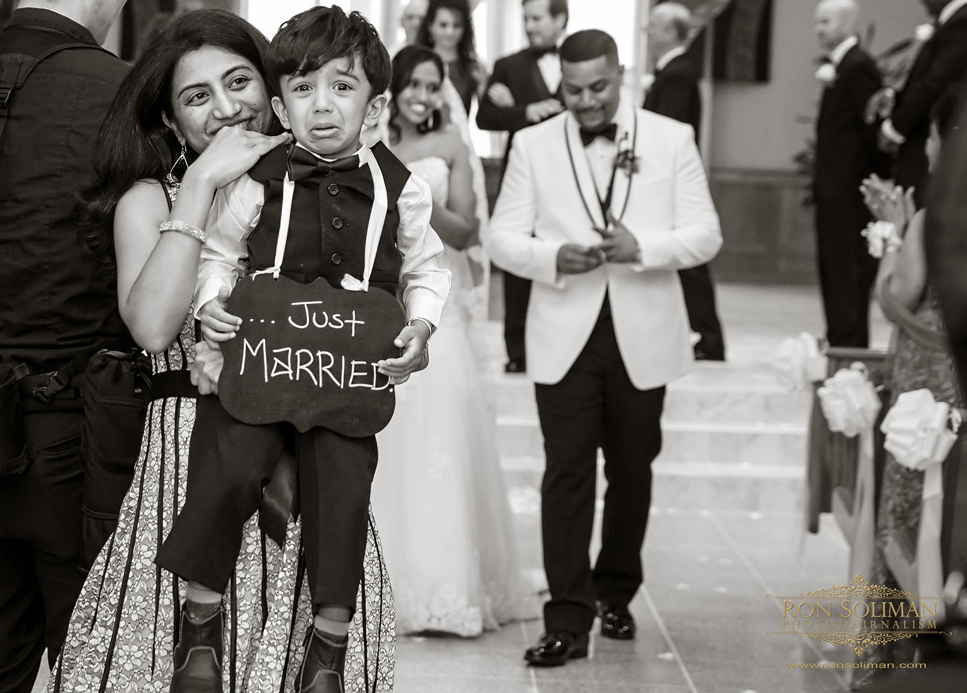 wedding photos at Christ our light catholic church in Cherry Hill, new jersey