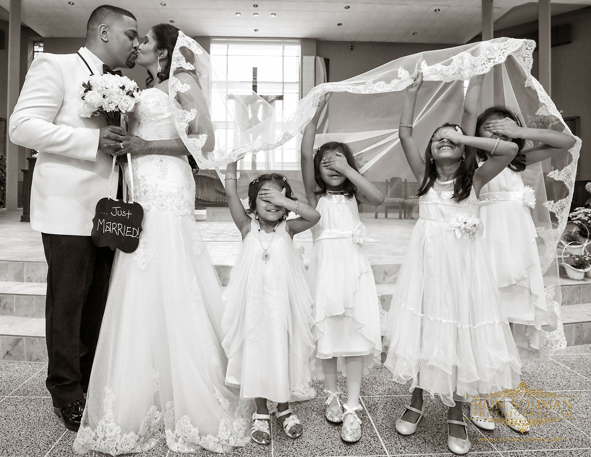 wedding photos at Christ our light catholic church in Cherry Hill, new jersey