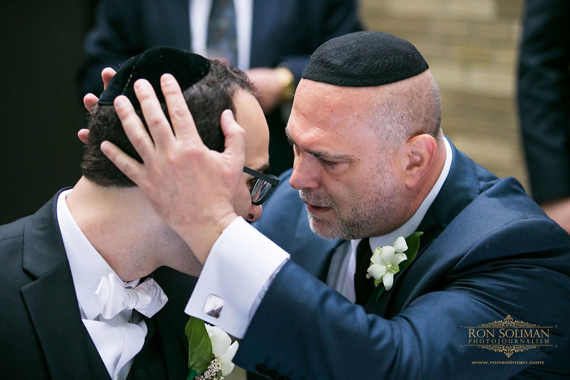best wedding photos at Sephardic Temple